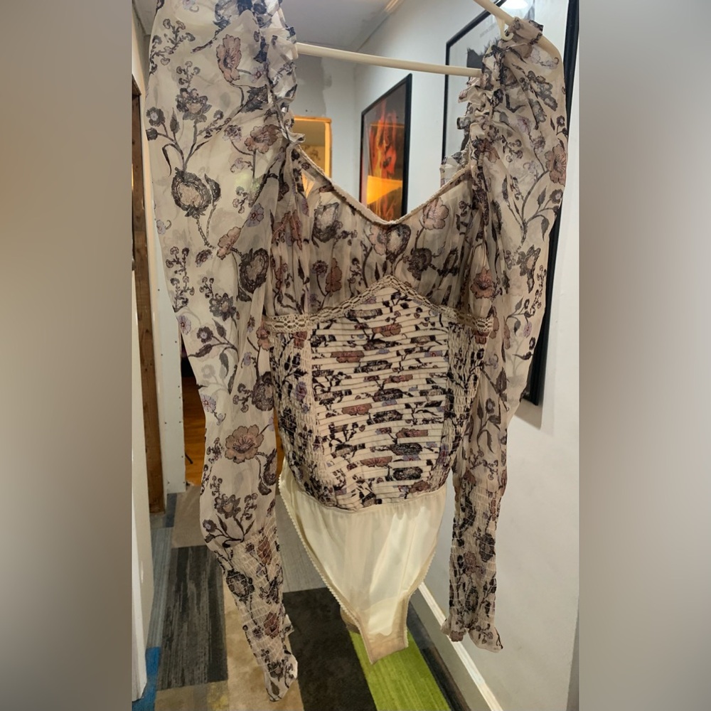 - FREE PEOPLE bodysuit Brunch size small